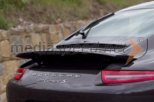 Porsche 911 Carrera S
