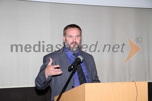 Dr. Gorazd Meško, dekan Fakultete za varnostne vede UM in urednik  knjige