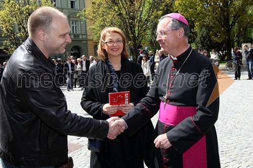 Mitja Čander, programski direktor javnega zavoda EPK Maribor 2012, Mirjana Koren, direktorica Pokrajinskega muzeja Maribor, dr. Marjan Turnšek, mariborski nadškof