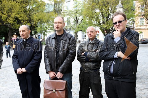 Dr. Franc Kramberger, nekdanji mariborski nadškof, Mitja Čander, programski direktor javnega zavoda EPK Maribor 2012 in Boris Cizej, glavni producent programskega sklopa Ključi mesta EPK 2012, Marko Veršič, stolni župnik