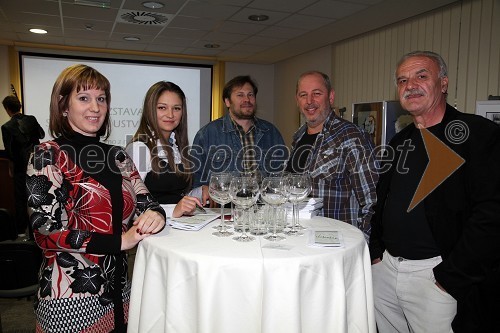 Romana Rožman, Slovenski svet ustvarjalnosti, Alenka Šurlan, voditeljica prireditve, Aleksander  Cepuš, pesnik in kitarist, Rajko Ferk, slikar ter Branko Počkar, slikar