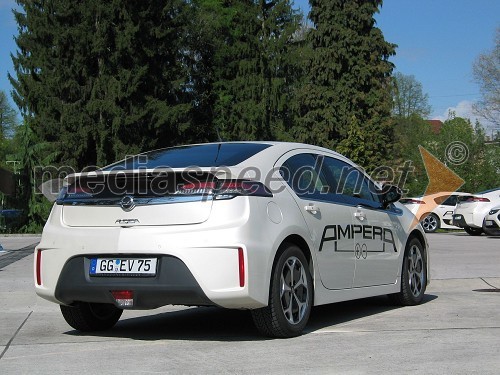 Opel Ampera je prvi električni avtomobil v Evropi s  s sistemom podaljšanega dosega