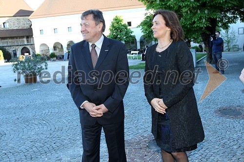 	Zoran Janković, župan Mestne občine Ljubljana in Suzana Žilić Fišer, generalna direktorica zavoda MARIBOR 2012