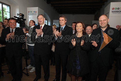 Zoran Janković, župan Mestne občine Ljubljana, dr. Danilo Türk, predsednik Republike Slovenije, Tomaž Kancler, podžupan MOM, Suzana Žilić Fišer, generalna direktorica zavoda MARIBOR 2012, Mitja Čander, programski direktor javnega zavoda EPK Maribor 2012