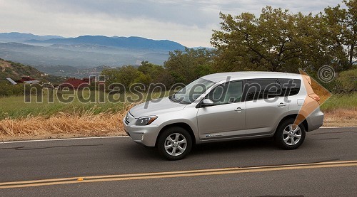 Toyota RAV4 EV v sodelovanju s Tesla Motors