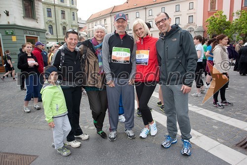 Betka Šuhel Mikolič, BPR, sin Aleksander, Barbara Drnač, novinarka, 	Bojan Požar, pozareport, Tereza Poljanič in Dean Mikolič