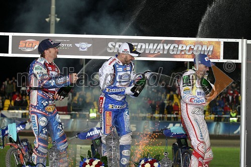 Jason Crump (Avstralija), 2. mesto, Nicki Pedersen (Danska), zmagovalec VN Češke in Tomasz Gollob (Poljska), 3. mesto