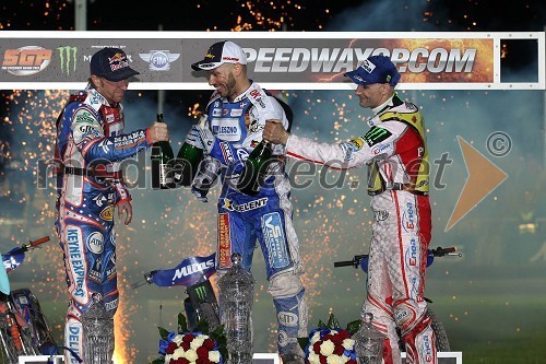 Jason Crump (Avstralija), 2. mesto, Nicki Pedersen (Danska), zmagovalec VN Češke in Tomasz Gollob (Poljska), 3. mesto