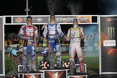 Jason Crump (Avstralija), 2. mesto, Nicki Pedersen (Danska), zmagovalec VN Češke in Tomasz Gollob (Poljska), 3. mesto