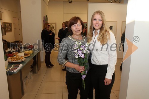 Bojana Šarkanj, lastnica Galerije Hest in hči Tajda