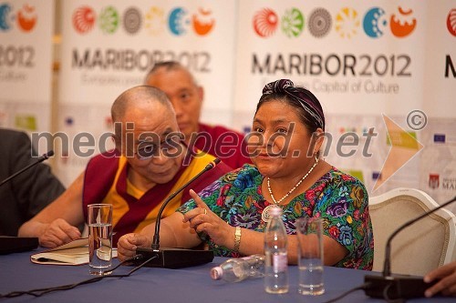 Njegova svetost, XIV. Dalajlama in dr. Rigoberta Menchú Tum