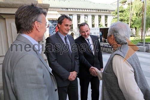 Prof. dr. Danijel Rebolj, rektor Univerze v Mariboru, Tomaž Kancler, podžupan MOM, Tadej Slapnik, Generalni sekretar Slovenskega foruma socialnega podjetništva, prof. Muhammad Yunus