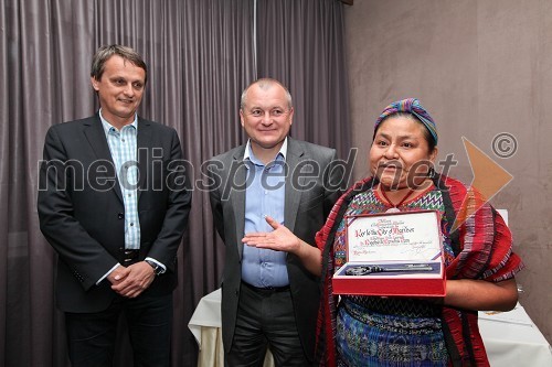 	Mag. Tomaž Kancler, podžupan MOM, Franc Kangler, župan MOM in dr. Rigoberta Menchú Tum, Nobelova nagrajenka