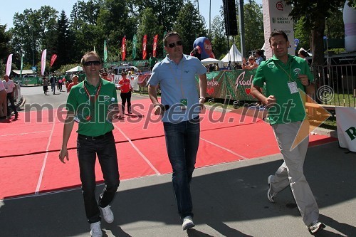 Boštjan Gerlec, vodja prodaje Radenske v Sloveniji, Matjaž Šeško, povezovalec prireditve in ...