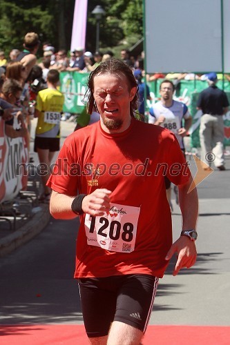 Maraton treh src 2012, tekači