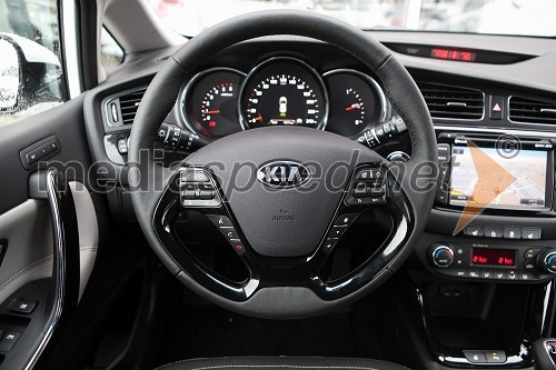 Nova Kia Cee´d - premijaska notranjost