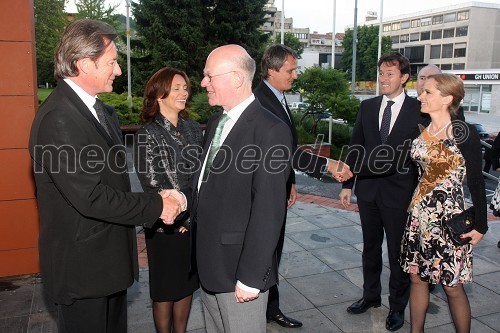 Vladimir Rukavina Gogo, direktor Narodnega doma Maribor, dr. Suzana Žilič Fišer, generalna direktorica zavoda Maribor 2012 - Evropska prestolnica kulture, Norbert Lammert, predsednik nemškega parlamenta, Tomaž Kancler, podžupan MOM, Gregor Virant, predsednik DZ in soproga Bojana