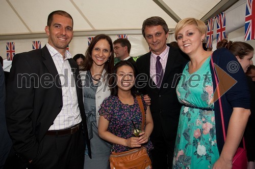 Marko Mlakar, Amrop Adria, Nataša Kos, pomočnica programskega direktorja Zavoda Maribor 2012 - EPK, Fumiko Sengoku, sopranistka, Tomaž Kancler, podžupan MOM in hči Lina