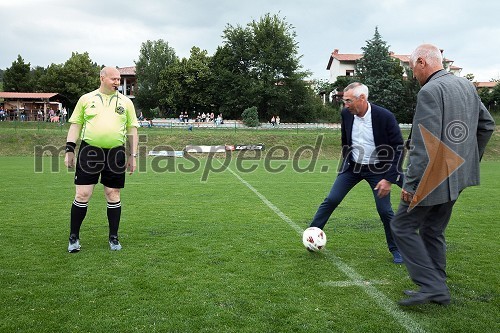 Alojz Žerak, sodnik, Edy Reja, nogometni trener ter Franc Mužič, župan občine Brda


