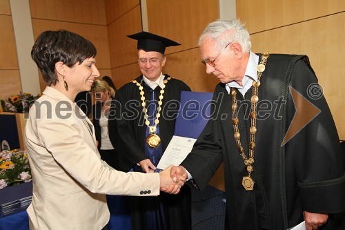 Dr. Iva Ružić, Fakulteta za kemijo in kemijsko tehnologijo UM, prof. dr. Danijel Rebolj, rektor Univerze v Mariboru in prof. dr. Miha Drofenik, Fakulteta za kemijo in kemijsko tehnologijo Univerze v Mariboru 
