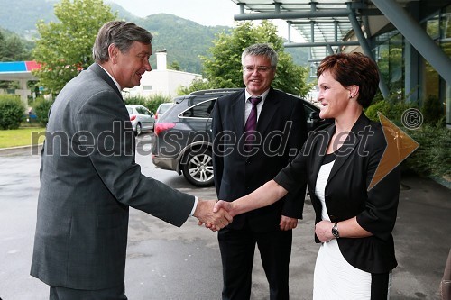 Dr. Danilo Türk, predsednik Republike Slovenije, mag. Samo Hribar Milič, predsednik Gospodarske zbornice Slovenije in Anka Miklavič Lipušček, predsednica Zbornice kmetijskih in živilskih podjetij (ZKŽP)