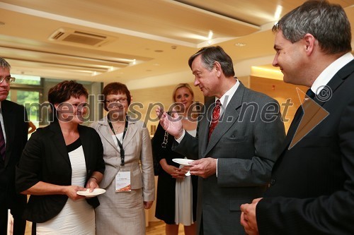 Anka Miklavič Lipušček, predsednica Zbornice kmetijskih in živilskih podjetij (ZKŽP), dr. Tatjana Zagorc, direktorica GZS-ZKŽP, dr. Danilo Türk, predsednik Republike Slovenije in mag. Dejan Židan, poslanec