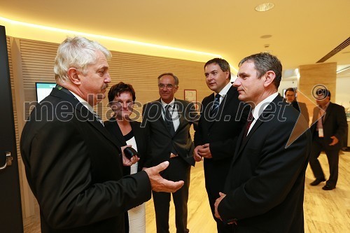 Srečko Čater, predsednik Sindikata KŽI Slovenije, Anka Miklavič Lipušček, predsednica Zbornice kmetijskih in živilskih podjetij (ZKŽP), Janez Erjavec, direktor Pomurskega sejma, mag. Dejan Židan, poslanec in ...