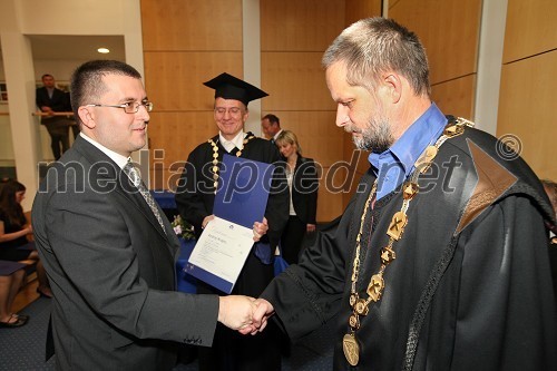 Dr. Andrej Krajnc, Fakulteta za elektrotehniko, računalništvo in informatiko UM in prof. dr. Borut Žalik, dekan Fakultete za elektrotehniko, računalništvo in informatiko Univerze v Mariboru