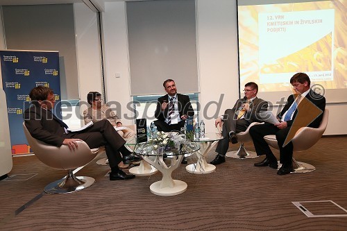 Peter Polanič, predsednik uprave Skupine Panvita, Cvetana Rijavec, Ljubljanske Mlekarne, dr. Emil Erjavec, moderator, Jan-Willem Grievink, CEO FoodService Institute Netherlands, Franci Bogovič, minister za kmetijstvo in okolje