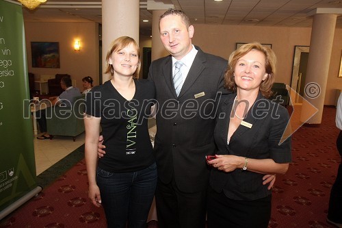 Maja Knez, Vinag, Roman Tadina in Andreja Golob, hotel Habakuk