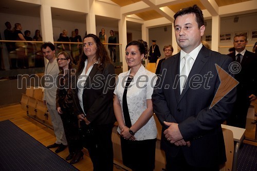 Dr. Franci Lazarini, Filozofska fakulteta Univerze v Mariboru, ..., dr. Darja Bernik, Fakulteta za varnostne vede Univerze v Mariboru, dr. Katja Eman, Fakulteta za varnostne vede Univerze v Mariboru in dr. Robert Brumnik, Fakulteta za varnostne vede Univerze v Mariboru