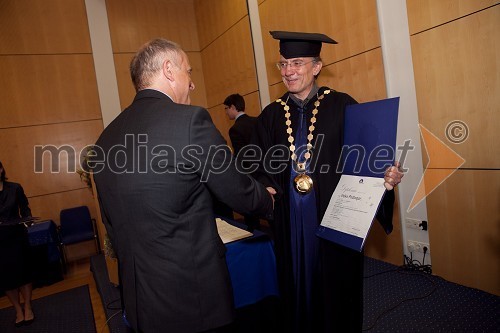 	Dr. Vojko Podlogar, Fakulteta za elektrotehniko, računalništvo in informatiko Univerze v Mariboru ter prof. dr. Danijel Rebolj, rektor Univerze v Mariboru