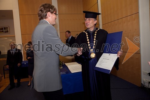 Dr. Saša Klampfer, Fakulteta za elektrotehniko, računalništvo in informatiko Univerze v Mariboru ter prof. dr. Danijel Rebolj, rektor Univerze v Mariboru