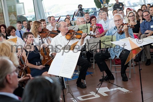 Orkester Camerata Labacensis in obiskovalci