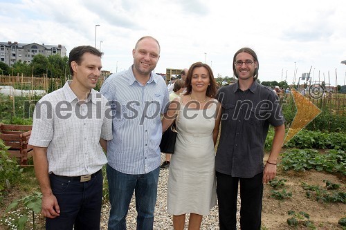 Zoran Zobovič, predsednik Društva Urbani eko vrt, Mitja Čander, programski direktor javnega zavoda EPK Maribor 2012, dr. Suzana Žilič Fišer, generalna direktorica zavoda Maribor 2012 - Evropska prestolnica kulture in Matej Zonta, vodja projekta Urbane brazde