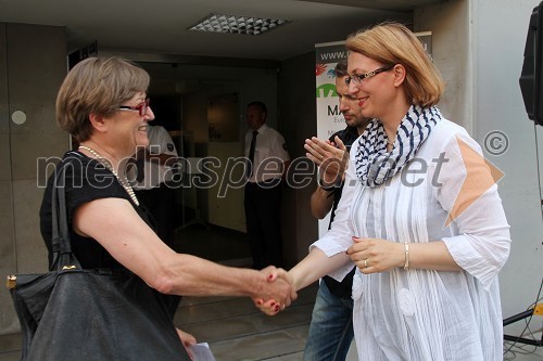 Prof. dr. Marjeta Ciglenečki in Mirjana Koren, direktorica Pokrajinskega muzeja Maribor