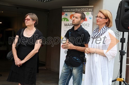 Prof. dr. Marjeta Ciglenečki, Aleš Novak, direktor Urada za kulturo in mladino MOM in Mirjana Koren, direktorica Pokrajinskega muzeja Maribor