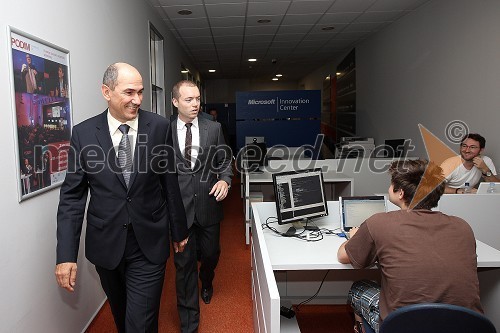 Janez Janša, predsednik vlade RS, Urban Lapajne, Tovarna podjemov