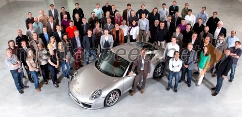 Style Porsche prejel častni naziv red dot: design team of the year 2012