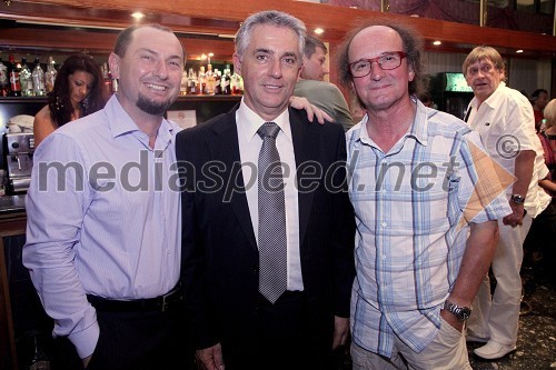 Gašper Gašpar Mišič, poslanec, Tomaž Gantar, minister za zdravje  in Jaka Jeraša, fotograf