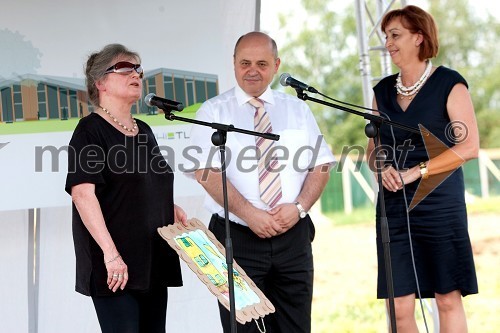 Jelka Reichman, ilustratorka ter botra vrtca, 	Jože Levstek, župan občine Ribnica in 	Darja Šilc, ravnateljica Vrtca Ribnica