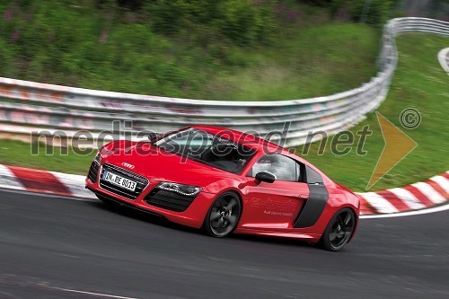 Audi R8 e-tron je postavil električni rekord na progi v Nurburgringu