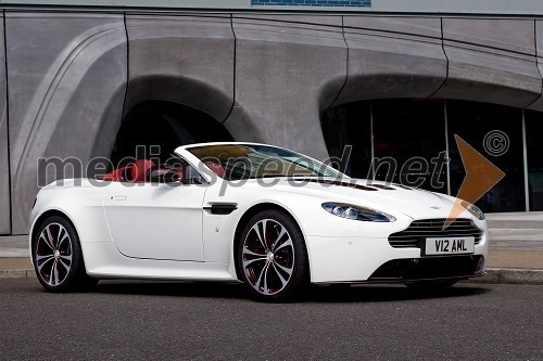 Aston Martin V12 Vantage Roadster