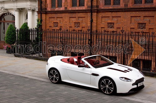 Aston Martin V12 Vantage Roadster