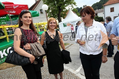 ..., ..., Marjeta Zevnik, direktorica splošnega sektorja Pivovarna Union d.d. in predsednica nadzornega sveta časopisne družbe Delo