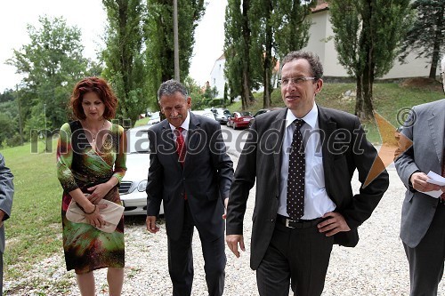 Norma Bale, direktorica Kultprotur, Anton Kampuš, župan Gornje Radgone, dr. Žiga Turk, minister za izobraževanje, znanost, kulturo in šport