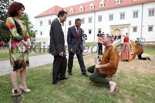 Norma Bale, direktorica Kultprotur, dr. Žiga Turk, minister za izobraževanje, znanost, kulturo in šport, Anton Kampuš, župan Gornje Radgone, ...