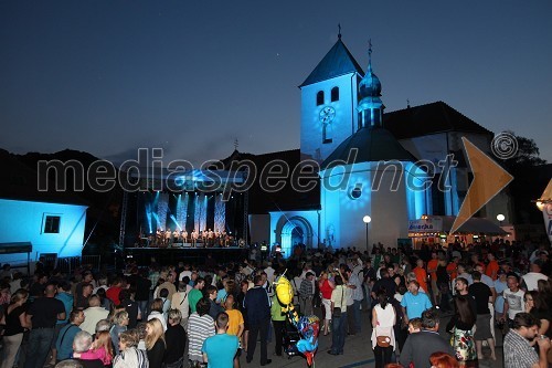 Pivo in cvetje 2012, petkovo dogajanje