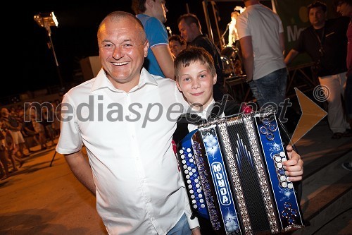 Franc Kangler, župan Mestne občine Maribor in Martin Luskar, harmonikar