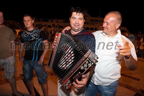 Jani Brancelj, pevec Show banda Klobuk in Franc Kangler, župan Mestne občine Maribor